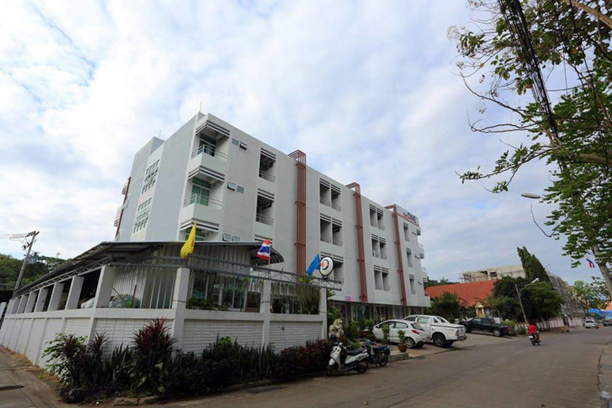 The One Phetchabun Aparthotel Exterior foto